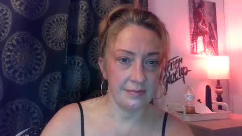 Snapshot of mswhitney618 chatting on 09-12-25, 08:47 mswhitney618 online show from 09-12-25, 08:47