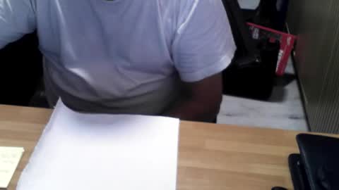 Snapshot of mtwpaul chatting on 12-21-25, 03:30 mtwpaul online show from 12-21-25, 03:30