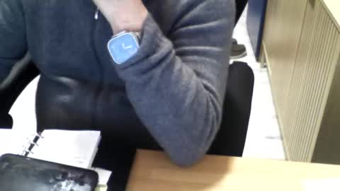 Snapshot of mtwpaul chatting on 03-18-26, 02:31 mtwpaul online show from 03-18-26, 02:31
