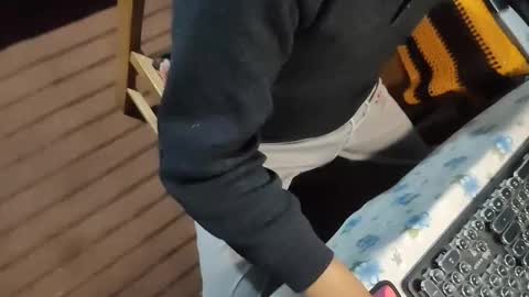 Snapshot of muchachosam chatting on 10-12-25, 02:32 zenon online show from 10-12-25, 02:32