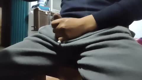 Snapshot of muchachosam chatting on 11-02-25, 02:25 zenon online show from 11-02-25, 02:25