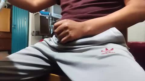 Snapshot of muchachosam chatting on 11-24-25, 09:47 zenon online show from 11-24-25, 09:47