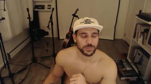 Snapshot of muchachote_ chatting on 12-20-25, 04:41 muchachote_ online show from 12-20-25, 04:41