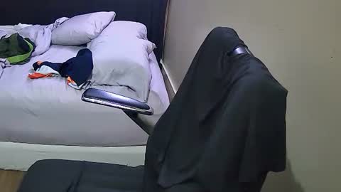 Muffdiver online show from 02-17-25, 01:58