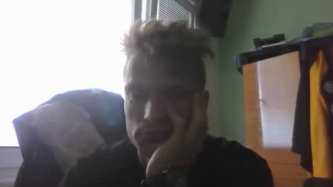 Snapshot of mugis420 chatting on 06-07-26, 05:06 mugis420 online show from 06-07-26, 05:06