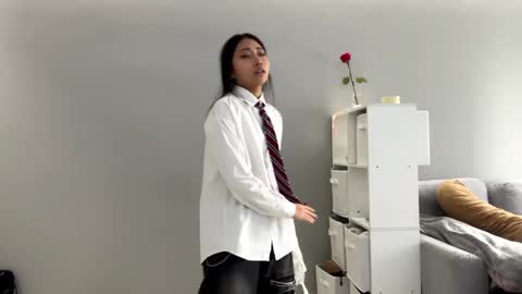 Mia online show from 03-28-26, 06:13