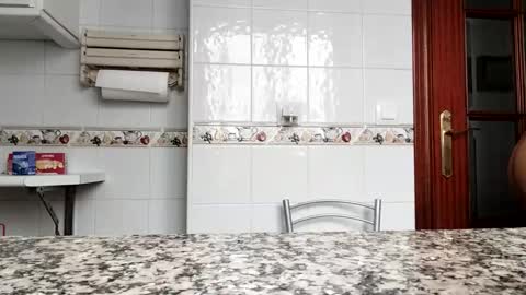 Snapshot of mulato44 chatting on 09-25-25, 08:18 Laly online show from 09-25-25, 08:18