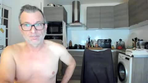 LOVELY JULIA  Peter DAY online show from 11-30-25, 08:51