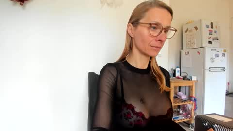 LOVELY JULIA  Peter DAY online show from 03-29-26, 07:52