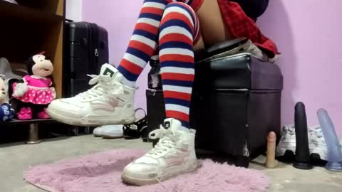 Snapshot of murielbrown chatting on 02-11-25, 10:59 Muriel online show from 02-11-25, 10:59