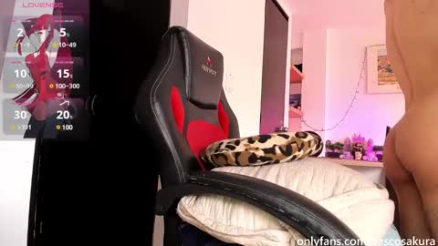 Snapshot of murielkarmesi chatting on 03-08-25, 06:16 murielkarmesi online show from 03-08-25, 06:16