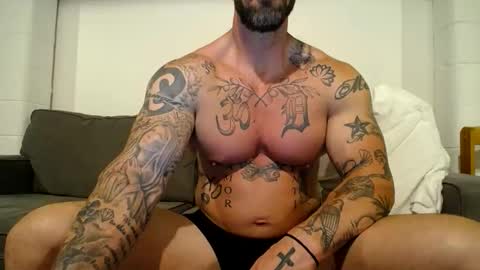 Snapshot of muscle761004 chatting on 06-09-26, 01:39 muscle761004 online show from 06-09-26, 01:39