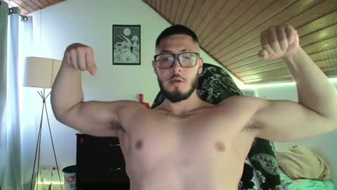 Snapshot of muscle_cock32 chatting on 12-15-24, 03:20 David Big online show from 12-15-24, 03:20