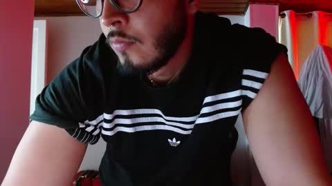 Snapshot of muscle_cock32 chatting on 10-06-25, 06:16 David Big online show from 10-06-25, 06:16