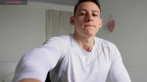 Snapshot of muscle_king_cum chatting on 04-21-26, 01:39 muscle_king_cum online show from 04-21-26, 01:39