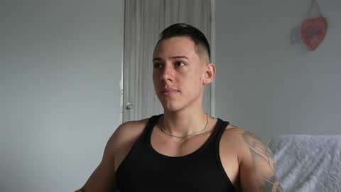 Snapshot of muscle_king_cum chatting on 05-14-26, 01:18 muscle_king_cum online show from 05-14-26, 01:18