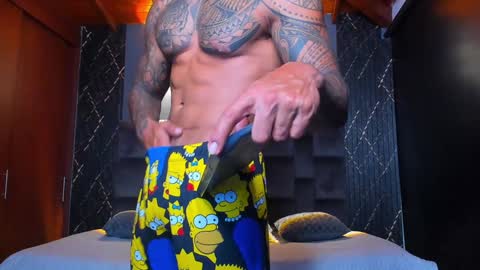 Snapshot of muscle_man19 chatting on 12-12-24, 12:38 Nick online show from 12-12-24, 12:38