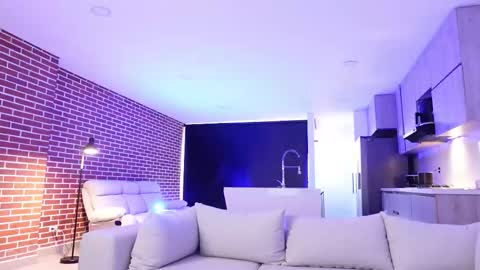 Snapshot of muscle_man19 chatting on 11-02-25, 12:18 Nick online show from 11-02-25, 12:18