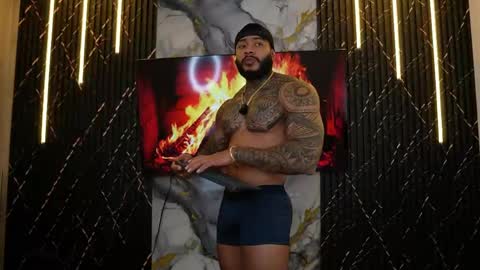 Snapshot of muscle_man19 chatting on 05-27-26, 06:10 Nick online show from 05-27-26, 06:10