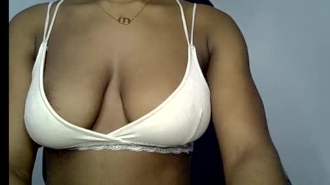 Snapshot of muscle_queen0 chatting on 01-18-26, 11:19 muscle_queen0 online show from 01-18-26, 11:19