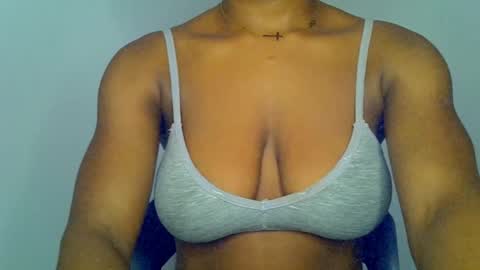 Snapshot of muscle_queen0 chatting on 02-21-26, 08:10 muscle_queen0 online show from 02-21-26, 08:10