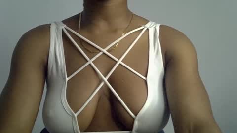 Snapshot of muscle_queen0 chatting on 03-01-26, 09:28 muscle_queen0 online show from 03-01-26, 09:28