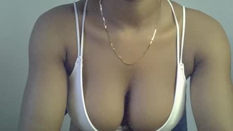 Snapshot of muscle_queen0 chatting on 03-02-26, 06:36 muscle_queen0 online show from 03-02-26, 06:36