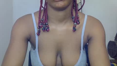 Snapshot of muscle_queen0 chatting on 03-04-26, 04:02 muscle_queen0 online show from 03-04-26, 04:02