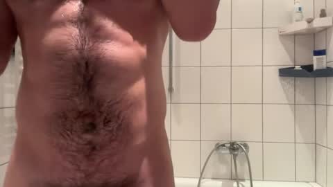 Snapshot of musclehair3 chatting on 07-11-26, 11:06 musclehair3 online show from 07-11-26, 11:06