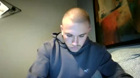 Snapshot of muscleshow00 chatting on 11-24-25, 12:32 muscleshow00 online show from 11-24-25, 12:32