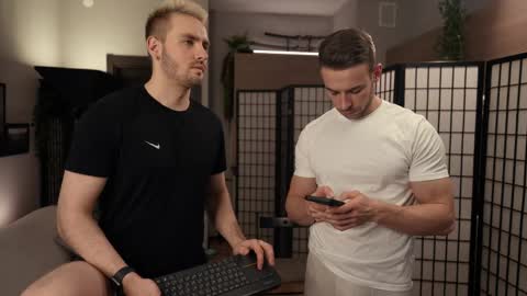 Snapshot of muscularfriend chatting on 03-06-25, 03:24 Ivan online show from 03-06-25, 03:24