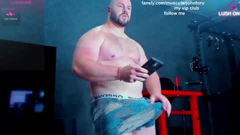 Snapshot of muscularjohnforu chatting on 05-29-26, 05:33 click icon for peach online show from 05-29-26, 05:33