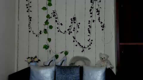 Jeneva online show from 03-26-26, 07:08