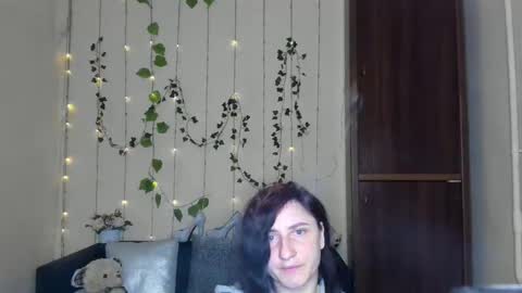 Jeneva online show from 04-18-26, 07:07