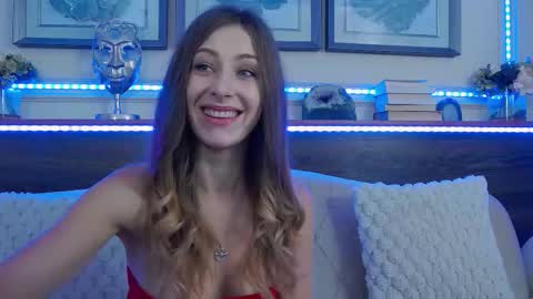 Snapshot of musedollx chatting on 10-06-25, 07:44 Luna online show from 10-06-25, 07:44