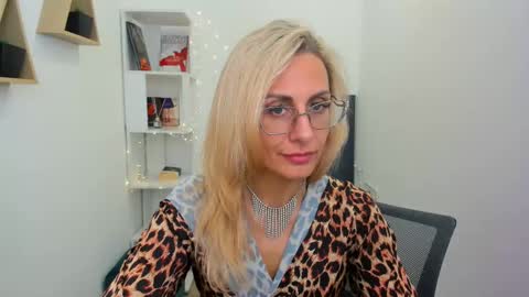 Diana online show from 02-27-25, 02:32