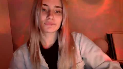 Snapshot of musescorner chatting on 04-18-26, 08:20 musescorner online show from 04-18-26, 08:20