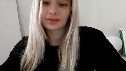 Snapshot of musescorner chatting on 05-27-26, 02:36 musescorner online show from 05-27-26, 02:36
