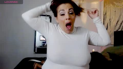 Mussa Hott online show from 04-12-26, 01:10