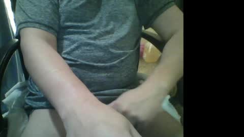 Snapshot of muzicdaddy4200 chatting on 06-01-26, 05:31 SubDaddy420 online show from 06-01-26, 05:31