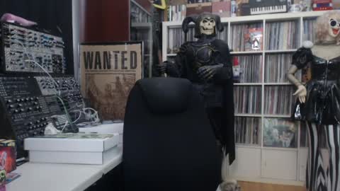 Snapshot of muziknerd chatting on 04-30-26, 10:03 Muziknerd online show from 04-30-26, 10:03