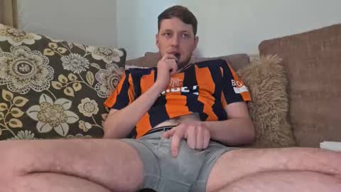 Snapshot of muzzy624406 chatting on 10-26-25, 02:12 Muzzy online show from 10-26-25, 02:12