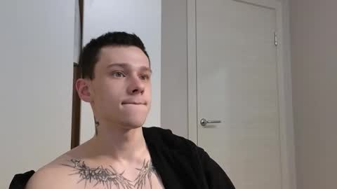 Snapshot of mvpzxc chatting on 10-24-25, 07:32 1x1 online show from 10-24-25, 07:32