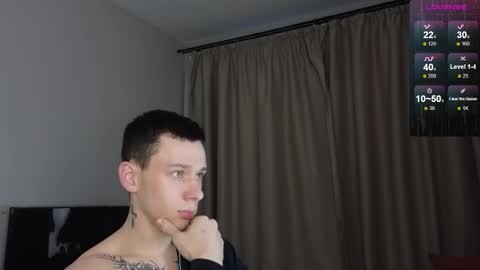 Snapshot of mvpzxc chatting on 12-19-25, 10:22 1x1 online show from 12-19-25, 10:22