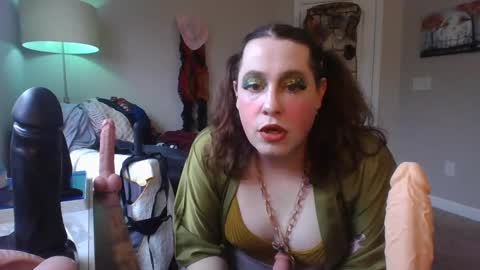 Snapshot of mxsissycharlotte chatting on 12-10-24, 04:49 Mx Charlotte online show from 12-10-24, 04:49