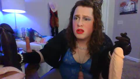 Snapshot of mxsissycharlotte chatting on 12-31-24, 10:12 Mx Charlotte online show from 12-31-24, 10:12