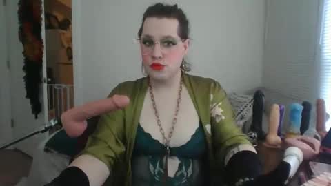 Snapshot of mxsissycharlotte chatting on 11-11-25, 05:13 Mx Charlotte online show from 11-11-25, 05:13