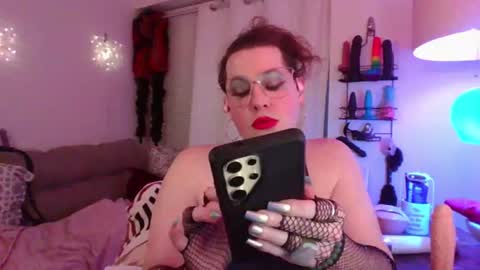Snapshot of mxsissycharlotte chatting on 06-29-26, 01:01 Mx Charlotte online show from 06-29-26, 01:01