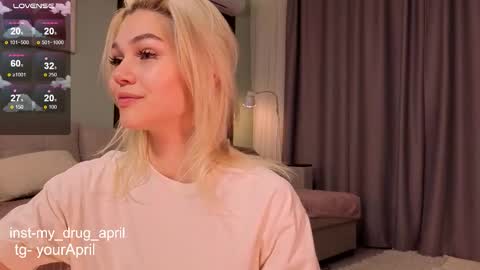 Snapshot of my_april chatting on 09-16-25, 12:44 April online show from 09-16-25, 12:44