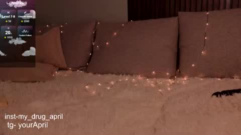 Snapshot of my_april chatting on 10-11-25, 12:43 April online show from 10-11-25, 12:43